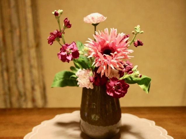 かわいいガーベラ「お家にお花を飾る」_c0128489_18521412.jpg