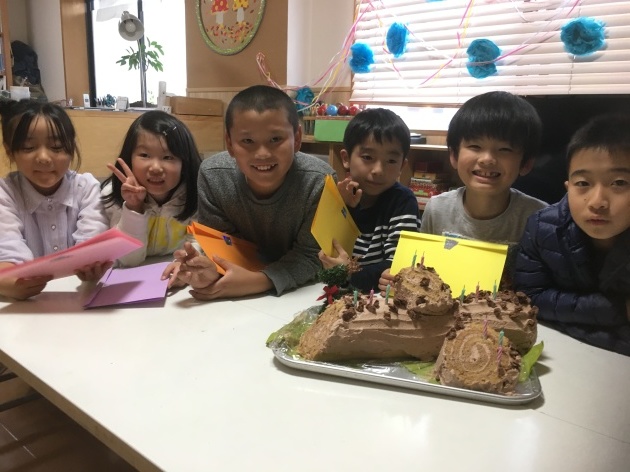 12月のお誕生会とおしらせ_e0131910_10244754.jpg