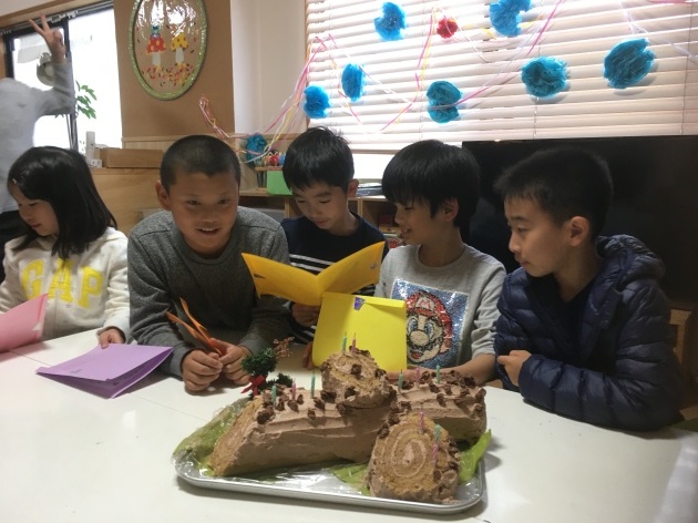 12月のお誕生会とおしらせ_e0131910_10245367.jpg