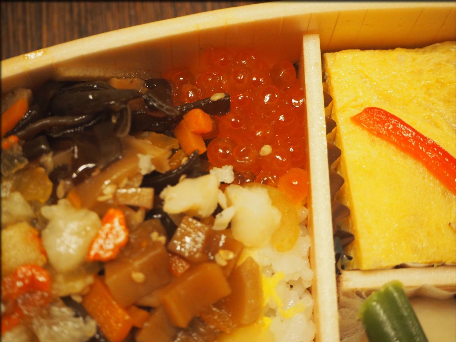 夕飯は亀戸・升本の香取弁当_b0054329_10284298.jpg
