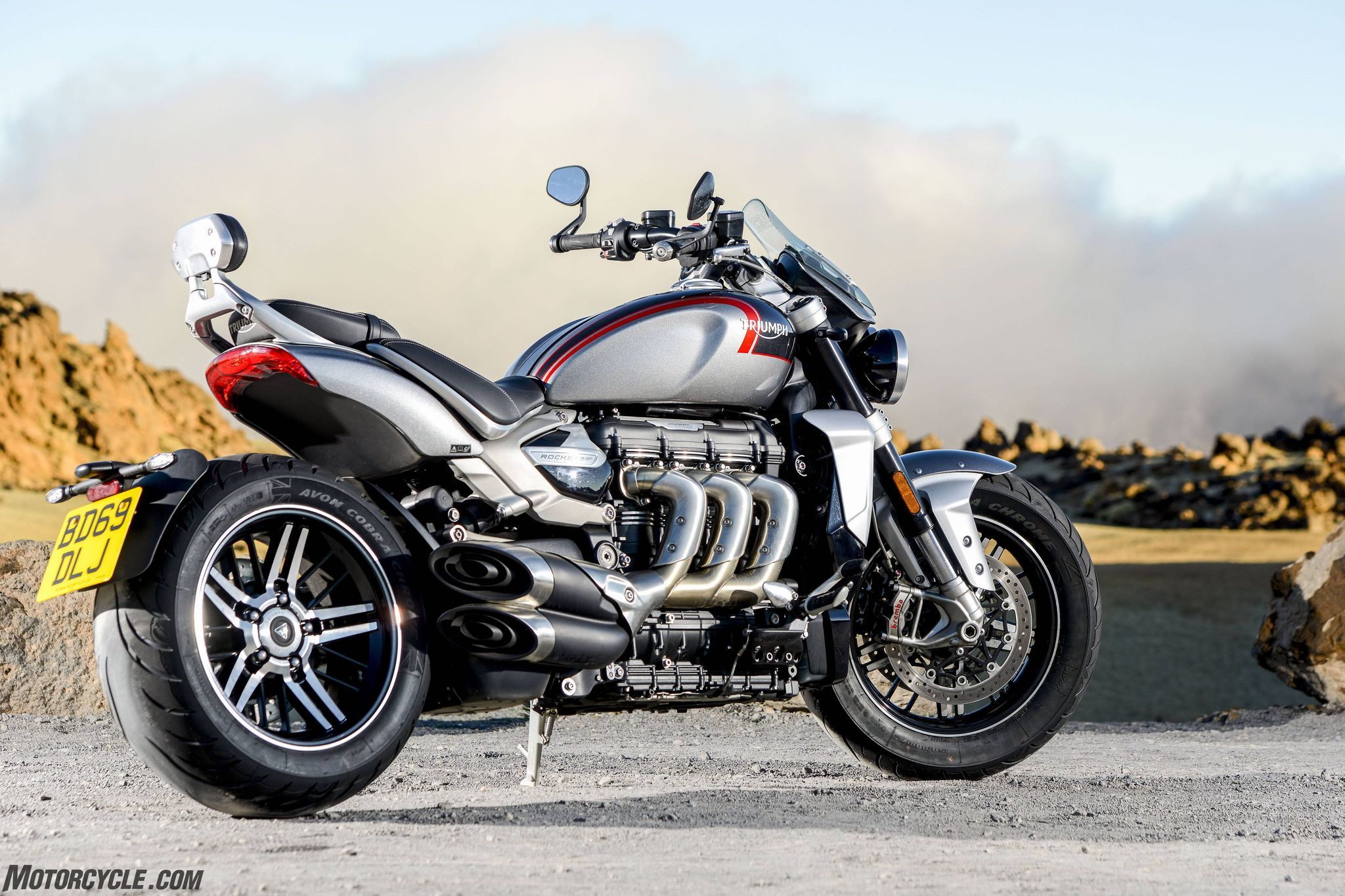 2020 Triumph Rocket 3 R and Rocket 3 GT Review 　　　　　@ Motorcycle.com_f0004270_20045362.jpg