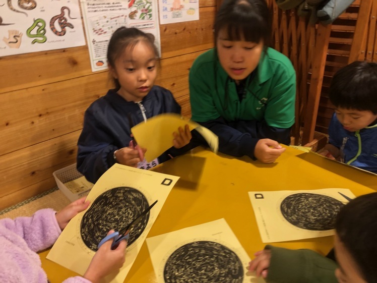 星空キャンプ〔1日目〕宇宙の不思議と天体について学ぶ3日間。初日はネコ型星座版作りに挑戦!_d0363878_00123542.jpg