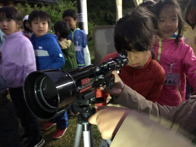 星空キャンプ〔2日目〕山の上のキャンプ場に到着。雨の切れ間に天体望遠鏡の練習だ!_d0363878_22584409.jpg