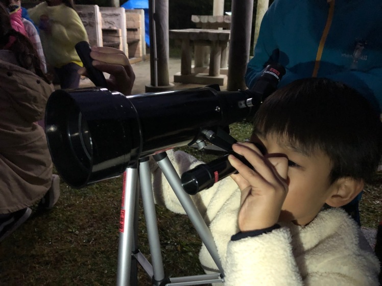 星空キャンプ〔2日目〕山の上のキャンプ場に到着。雨の切れ間に天体望遠鏡の練習だ!_d0363878_22584486.jpg