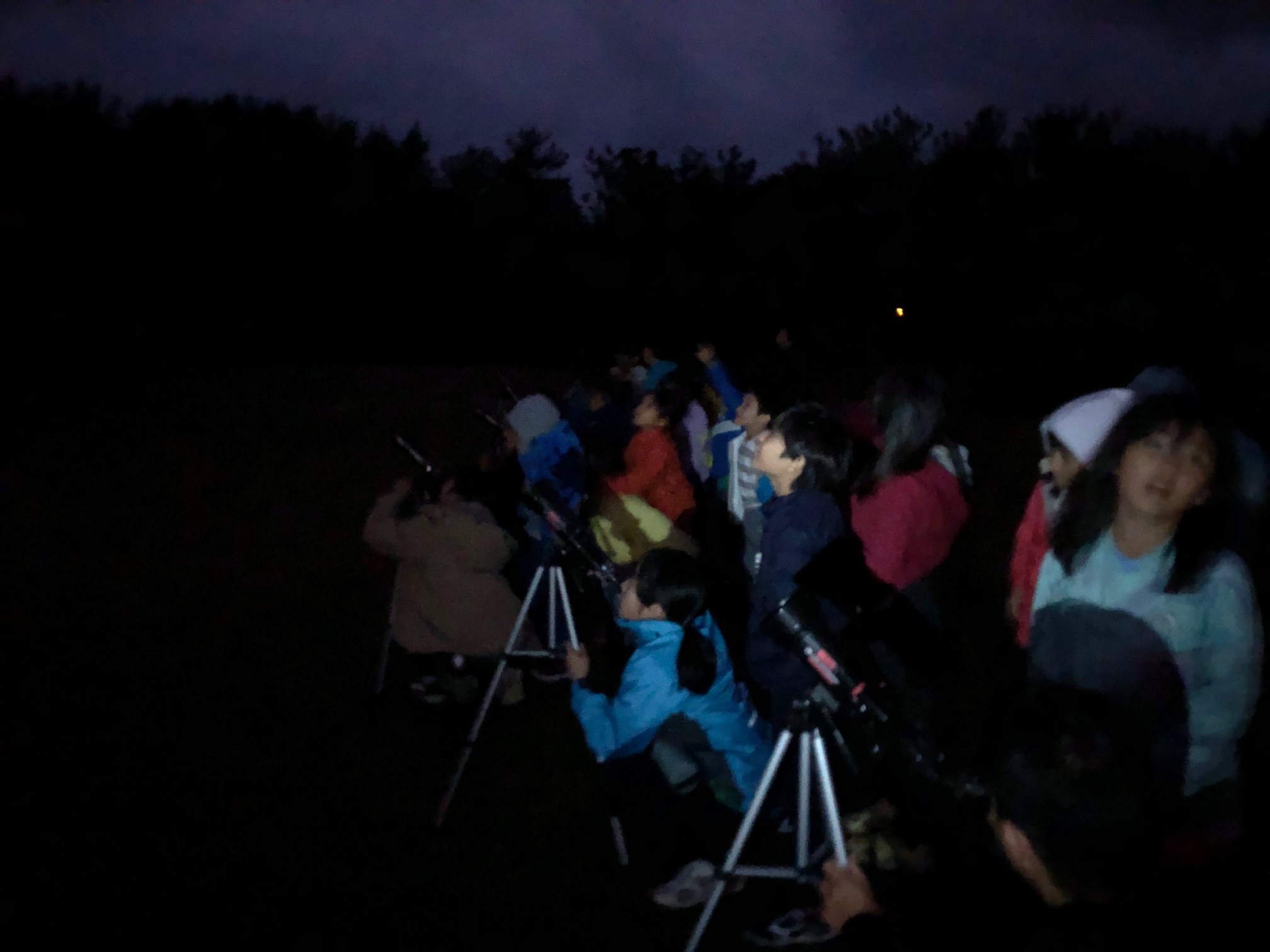 星空キャンプ〔2日目〕山の上のキャンプ場に到着。雨の切れ間に天体望遠鏡の練習だ!_d0363878_22584583.jpg