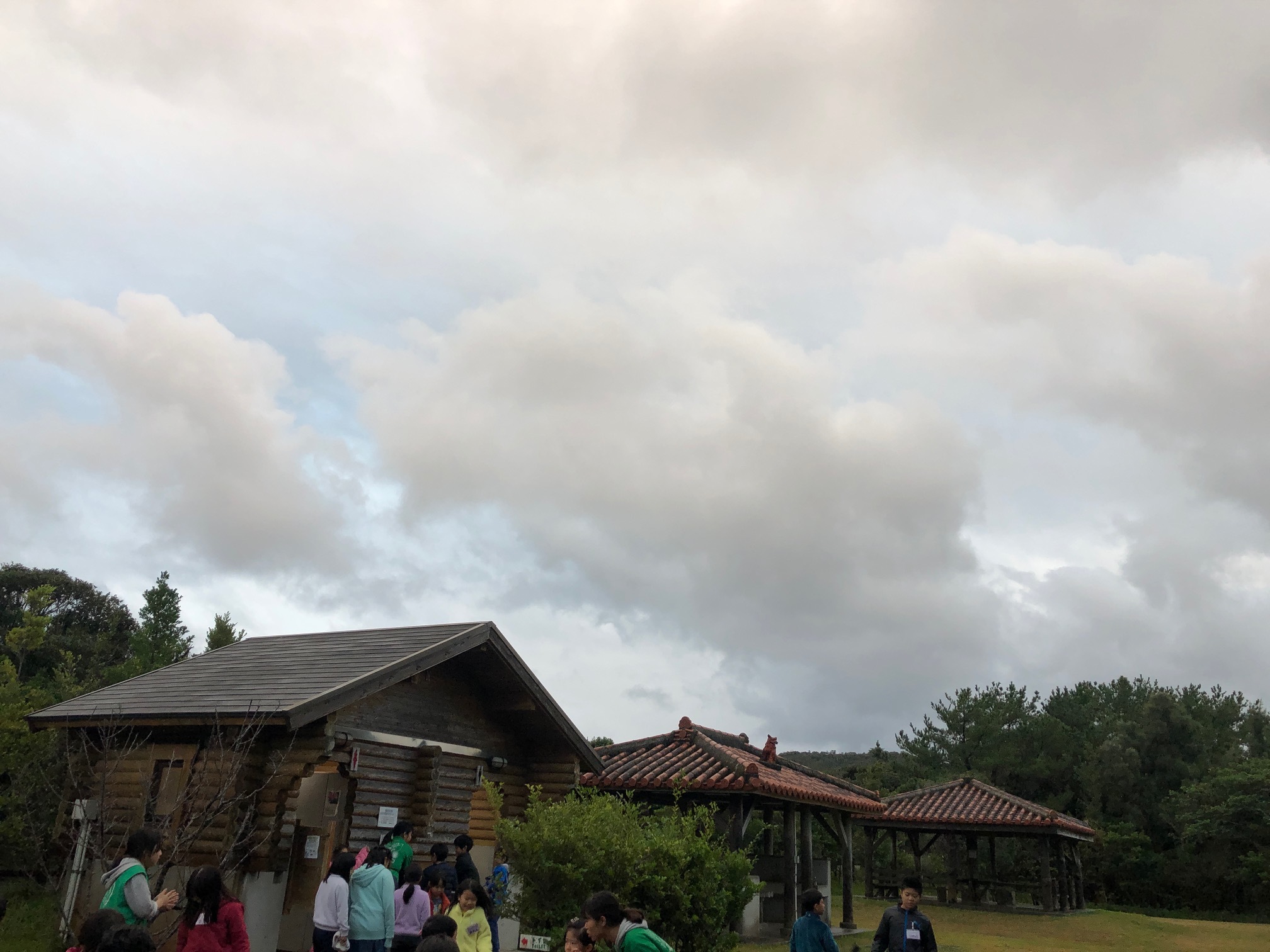 星空キャンプ〔2日目〕山の上のキャンプ場に到着。雨の切れ間に天体望遠鏡の練習だ!_d0363878_22592267.jpg