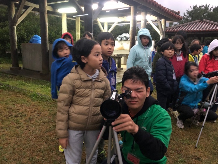 星空キャンプ〔2日目〕山の上のキャンプ場に到着。雨の切れ間に天体望遠鏡の練習だ!_d0363878_23000129.jpg