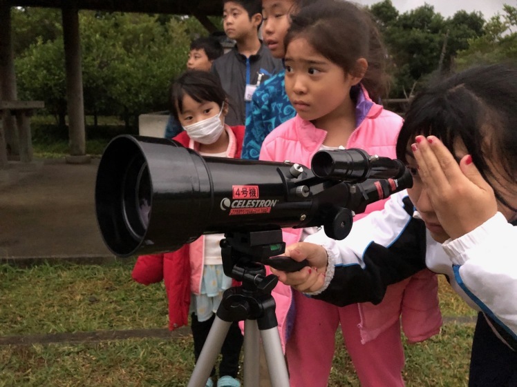星空キャンプ〔2日目〕山の上のキャンプ場に到着。雨の切れ間に天体望遠鏡の練習だ!_d0363878_23000217.jpg