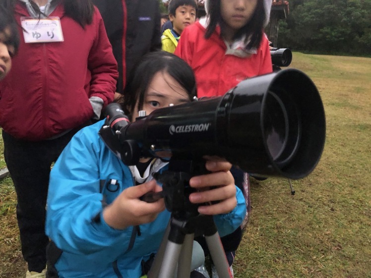 星空キャンプ〔2日目〕山の上のキャンプ場に到着。雨の切れ間に天体望遠鏡の練習だ!_d0363878_23000268.jpg