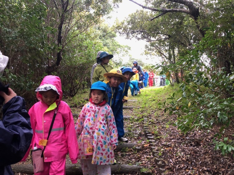 星空キャンプ〔2日目〕山の上のキャンプ場に到着。雨の切れ間に天体望遠鏡の練習だ!_d0363878_23005807.jpg