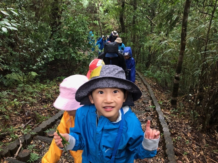 星空キャンプ〔2日目〕山の上のキャンプ場に到着。雨の切れ間に天体望遠鏡の練習だ!_d0363878_23005902.jpg