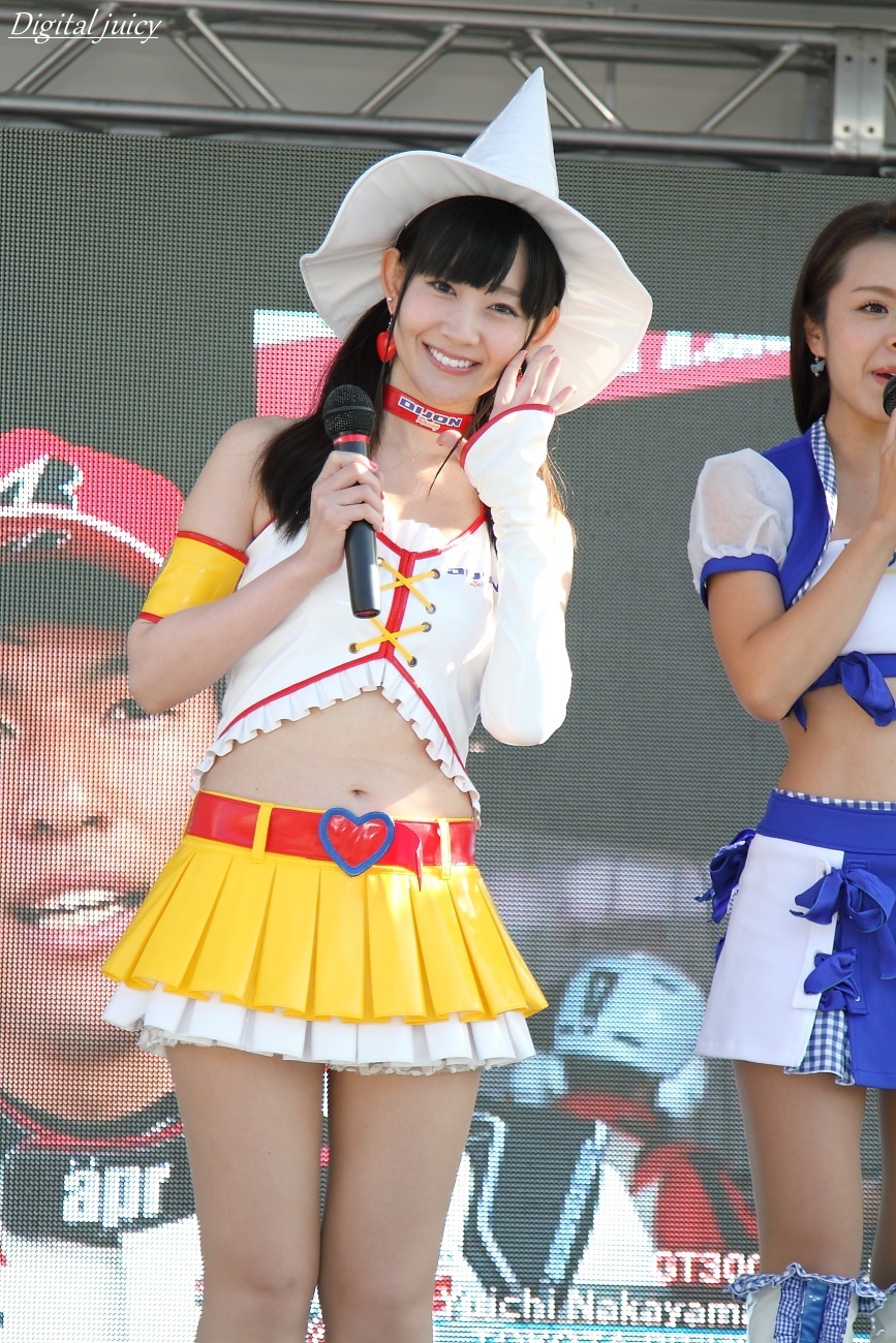七井しおり さん(DIJON Racing レースクイーン)_c0216181_17403391.jpg