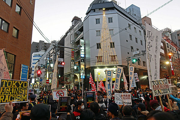 新宿ヘイトデモを許すな　国会パブリックビューイング_a0188487_13335090.jpg