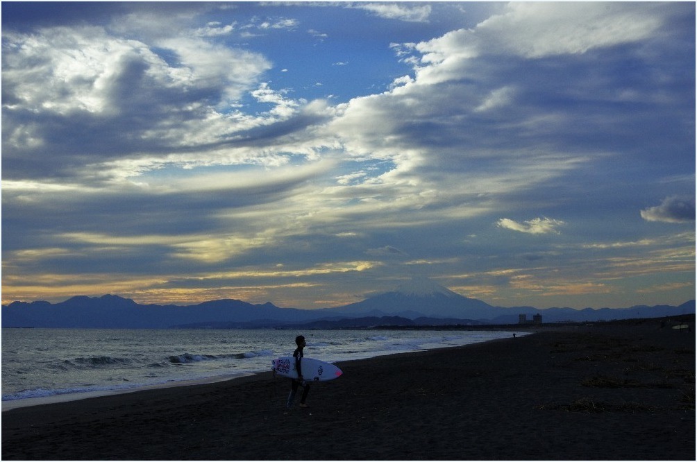 海辺のサーファー_c0352813_19103770.jpg