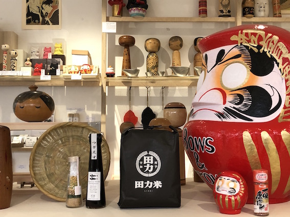 bows & arrows　パリの日本酒リポート①　日本デザインのセレクトショップで、日本酒を買う！_a0231632_20381775.jpg