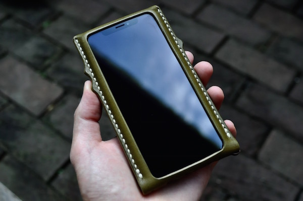 iphone Xs leather case_b0172633_20274755.jpg