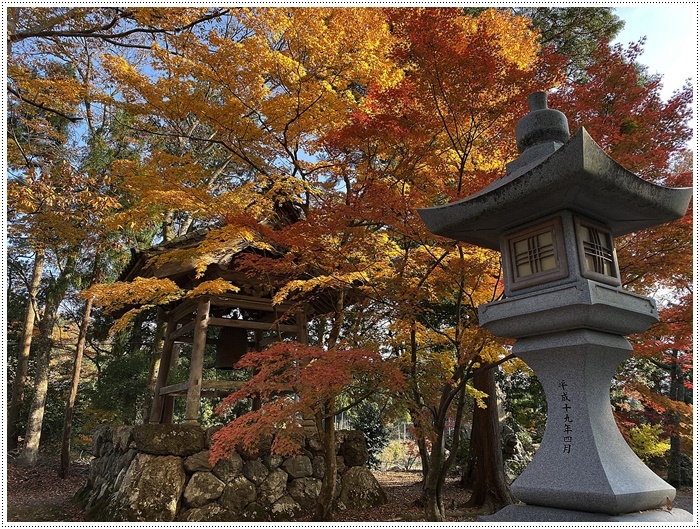 名古屋発、おひとり参加のツアー 備忘録 その2 多良峡から鶏足寺、その前に昼食もね_b0175688_23593661.jpg
