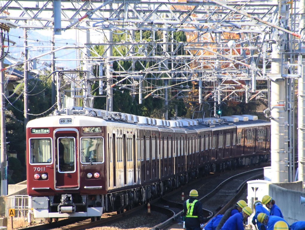 阪急7000系 7011F _d0202264_1585994.jpg