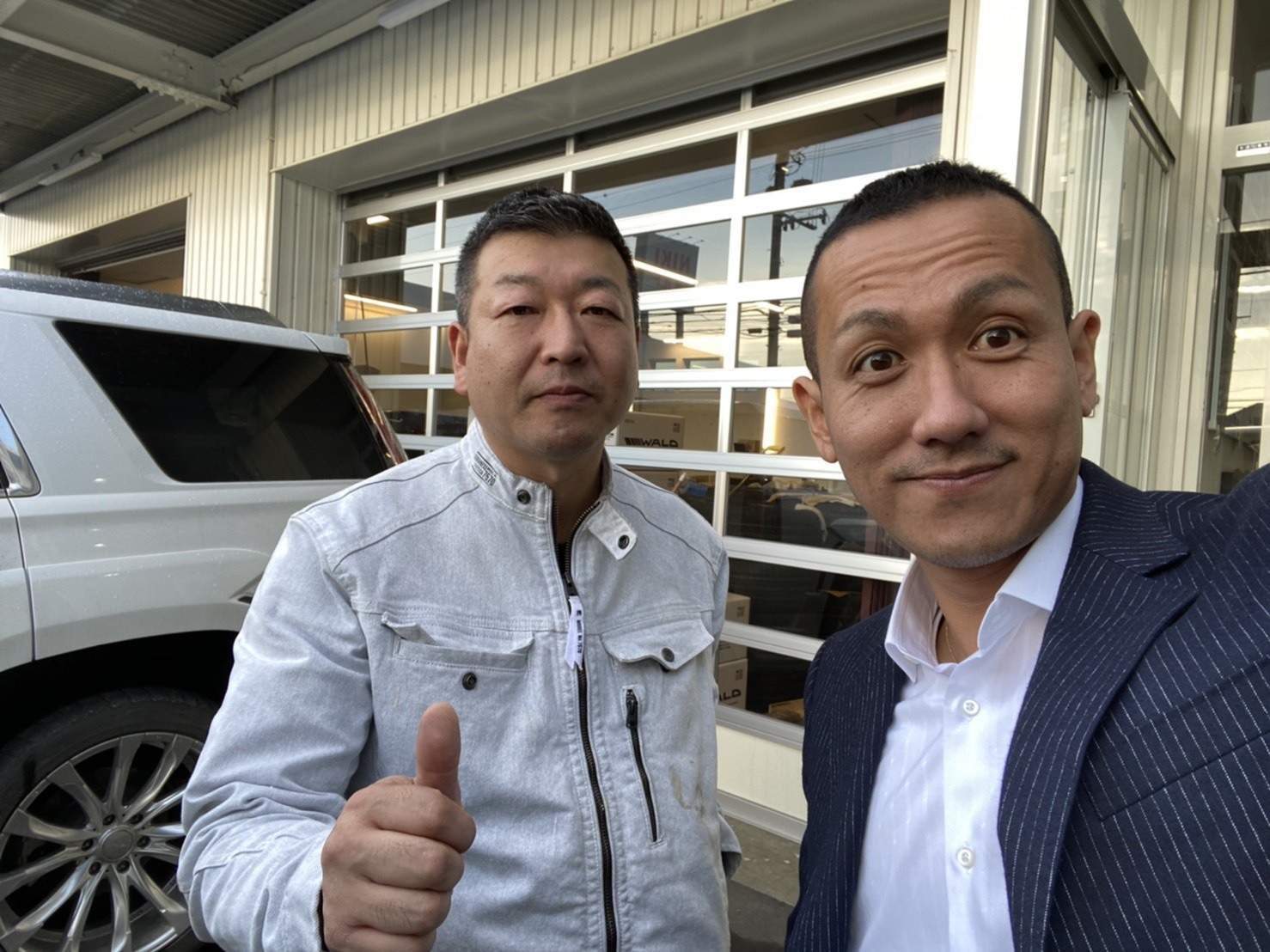 12月10日(火)本店ブログ♪ ランクルプラド H30年 TX 距離うす!!あります✊ LX570 エスカレード ハマーのことならTOMMYまで _b0127002_18514022.jpg