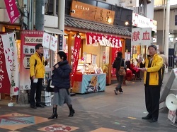 土曜日は献血で駅前に立ちました_c0133503_08022536.jpg