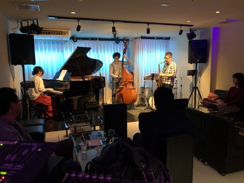 広島 Jazzlive Cominジャズライブカミン 本日のライブ_b0115606_11562622.jpeg