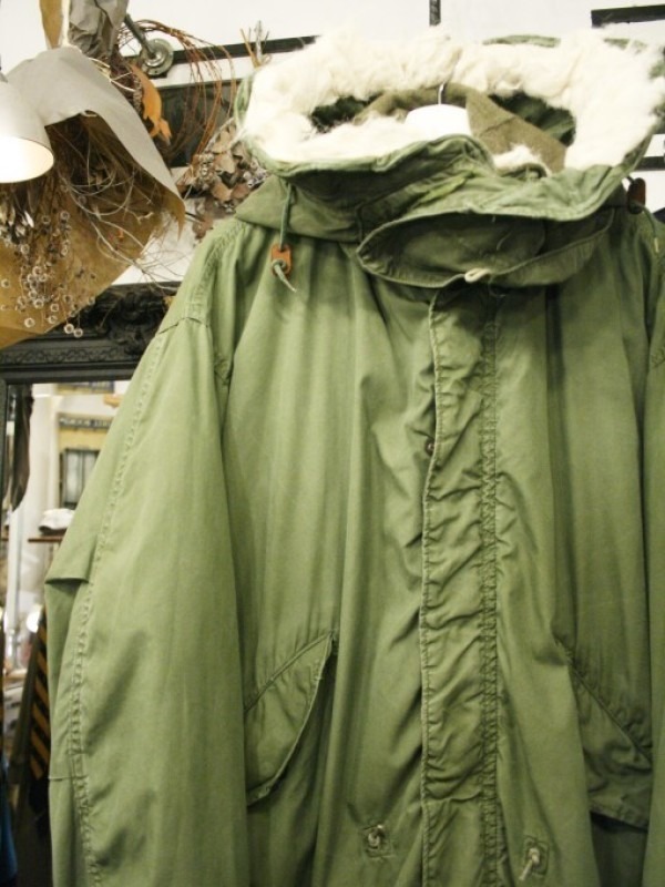 令和最初のヨーロッパ買い付け後記１６　そしてベルリンへ　入荷アメリカ軍M-65、M-51モッズパーカー　フランス軍M-47　インバネスコートなど軍物コート_f0180307_01422355.jpg
