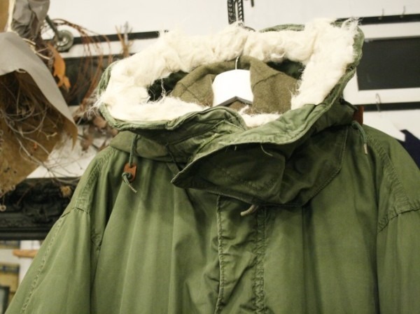 令和最初のヨーロッパ買い付け後記１６　そしてベルリンへ　入荷アメリカ軍M-65、M-51モッズパーカー　フランス軍M-47　インバネスコートなど軍物コート_f0180307_01422561.jpg