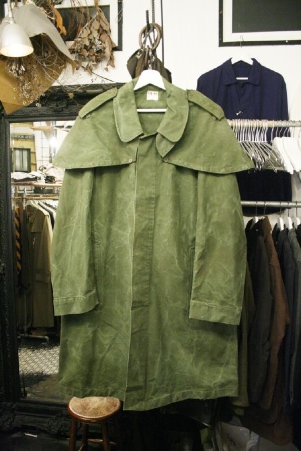 令和最初のヨーロッパ買い付け後記１６　そしてベルリンへ　入荷アメリカ軍M-65、M-51モッズパーカー　フランス軍M-47　インバネスコートなど軍物コート_f0180307_01505715.jpg