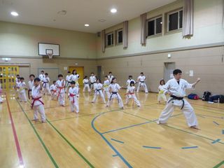 火曜日空手　西町教室_c0118332_23004845.jpg