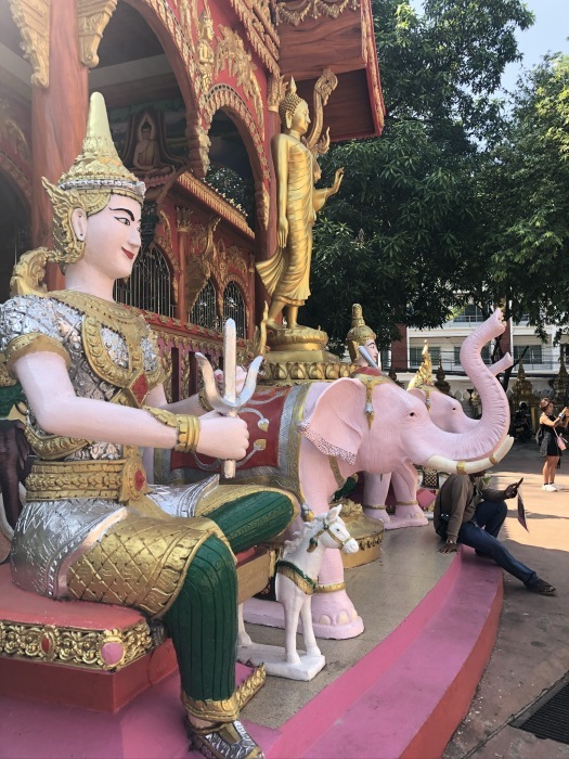 ラオスの旅 4 友好橋とワット・シームアン_a0092659_18423119.jpg