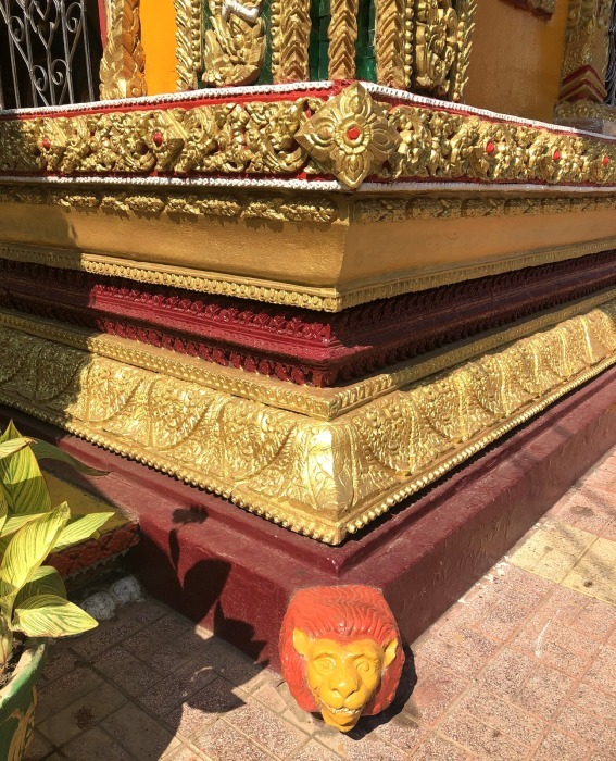 ラオスの旅 4 友好橋とワット・シームアン_a0092659_19052655.jpg