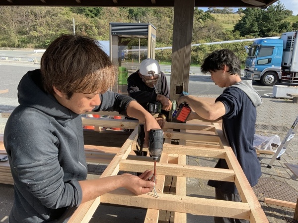 ナイスビューパークの東屋リノベーション_e0125700_17475314.jpeg