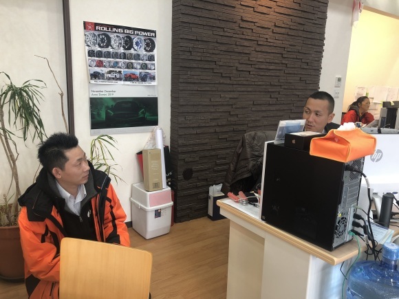 12月11日(水) 本店ブログ♪ レジアスエース DXワイドスパーロングボディ ハイルーフ 4WD ディーゼルありますよん_b0127002_18302924.jpg