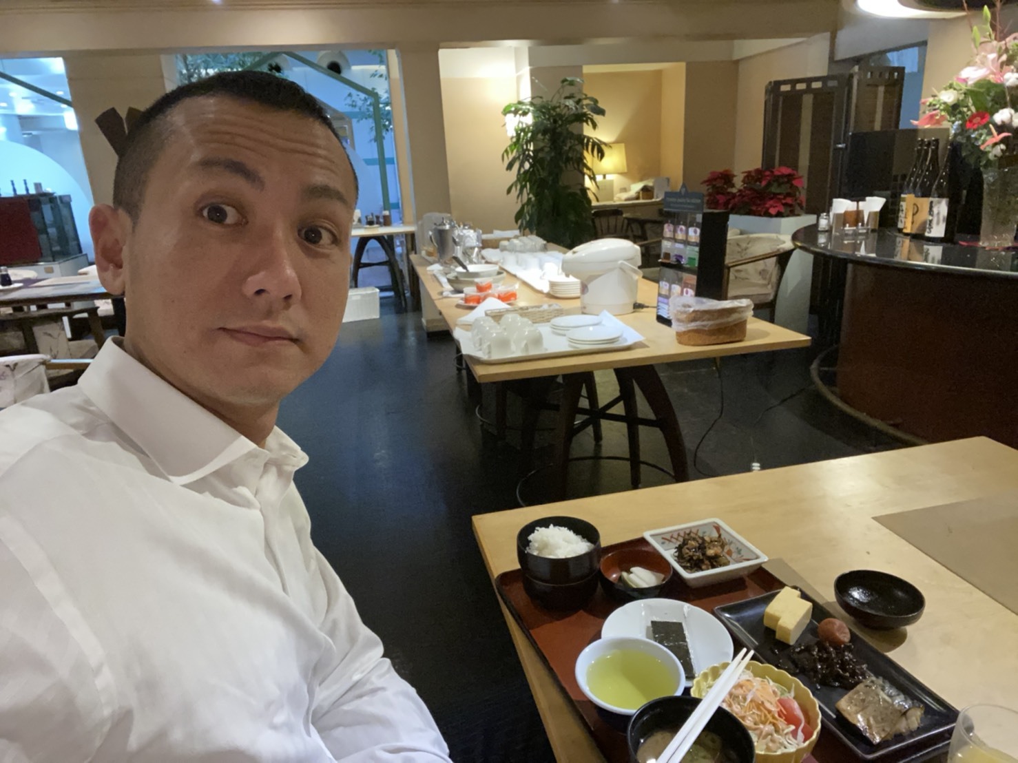 12月13日(金)本店ブログ♪ アルファード 240G ありますよー ランクル LX570 エスカレードなら♡_b0127002_18164317.jpg