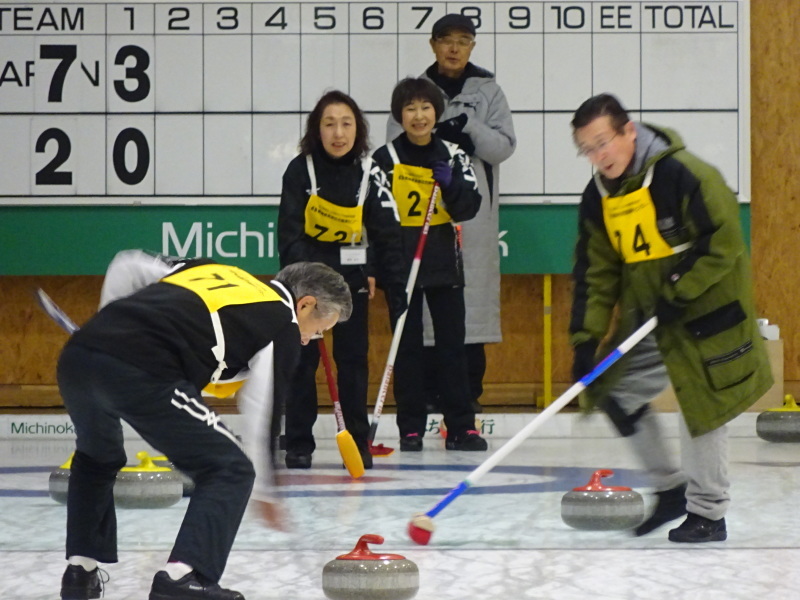 第２１回あおもりシニアフェスティバルスポーツイベント　カーリング交流大会（２）_d0366509_18081593.jpg