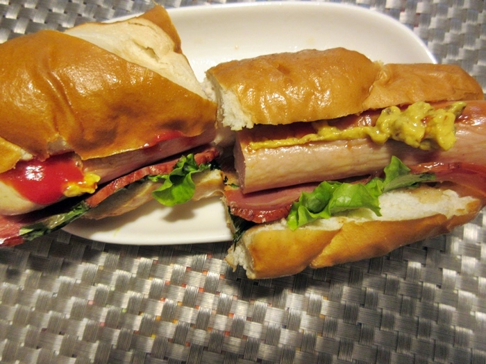 シュトゥーベン オータマで美味しいソーセージ&ハムのランチ【福生】_b0009849_22542852.jpg