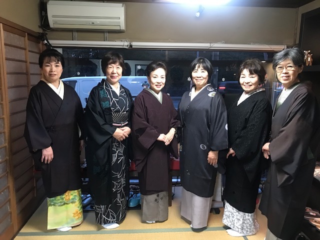 11周年・タイシルクの着物にまいづる雪の結晶帯のお客様。_f0181251_18022924.jpg