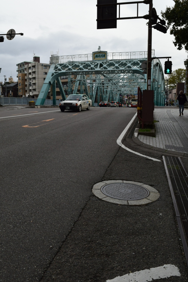 金沢市の犀川大橋_a0110756_06364191.jpg