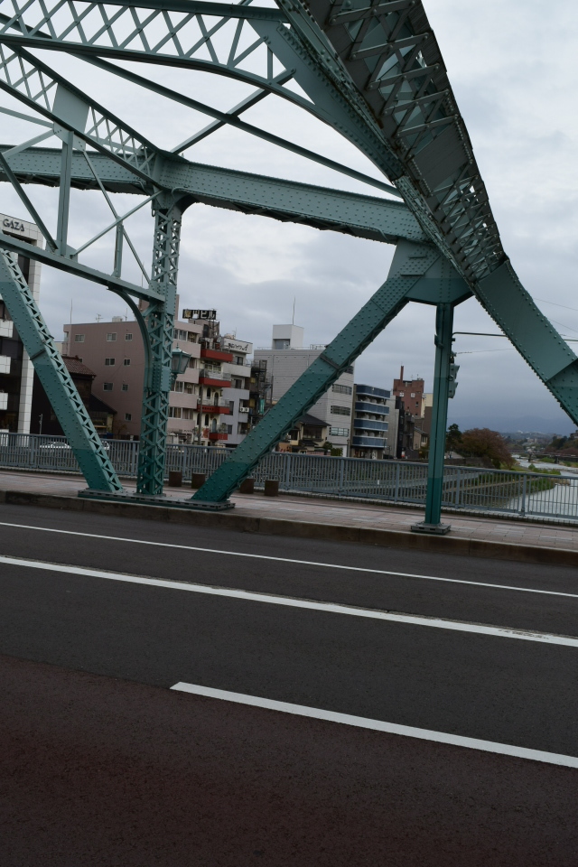 金沢市の犀川大橋_a0110756_06371776.jpg