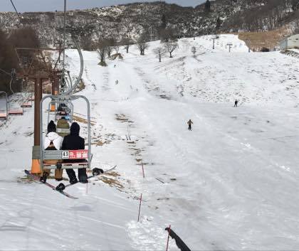 人口雪コースのみが滑れる兵庫県のハチ高原........_b0194185_18442349.jpg