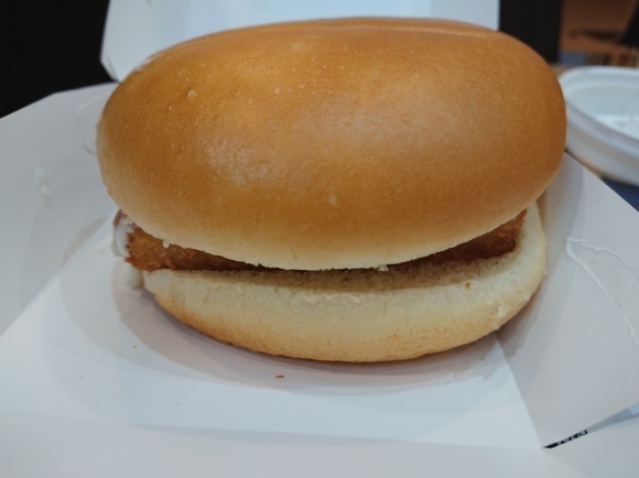 12/15 マクドナルド フィレオフィッシュサイドサラダセット ￥560_b0042308_06590190.jpg