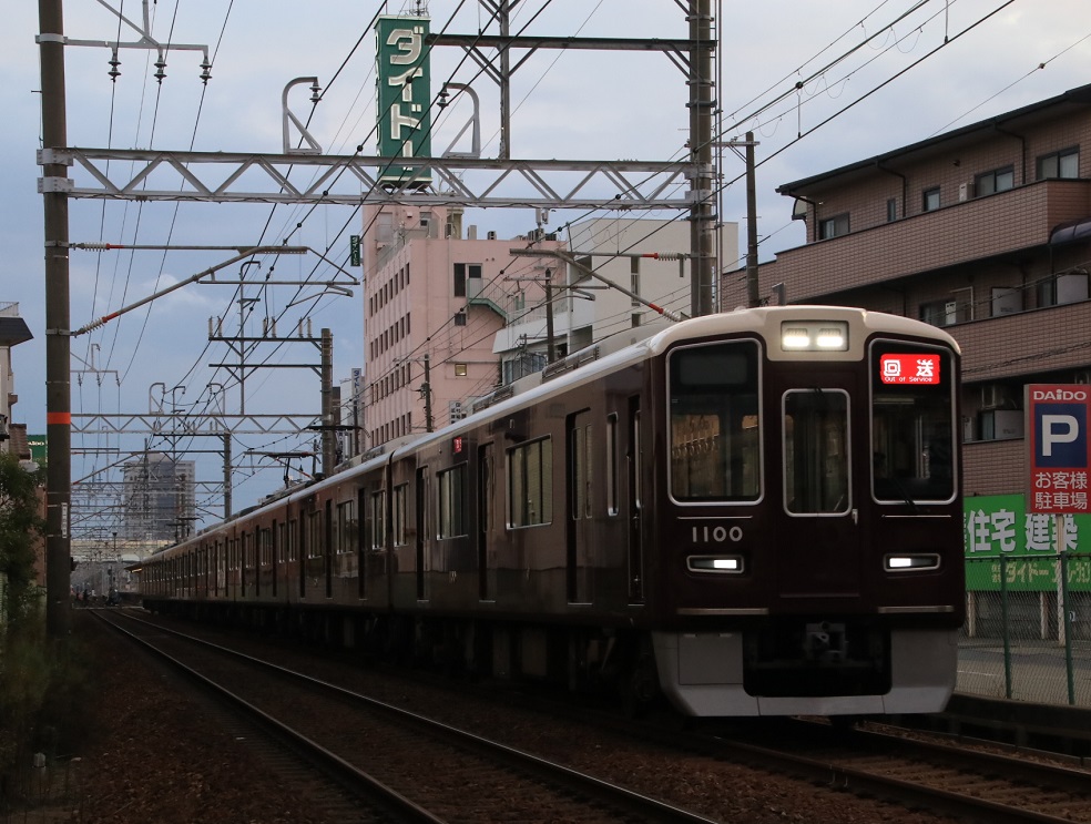 阪急1000系 1000F 仁川駅 送り込み回送_d0202264_3483181.jpg