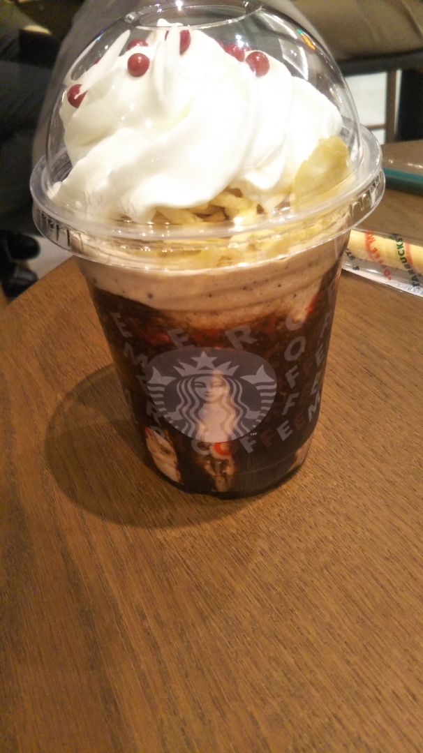 スターバックス サンタブーツチョコレートフラペチーノ_f0076001_22433043.jpg