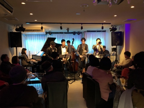 広島 ジャズライブカミン Jazzlive Comin本日12月16日月曜日のジャズライブ_b0115606_12355106.jpeg