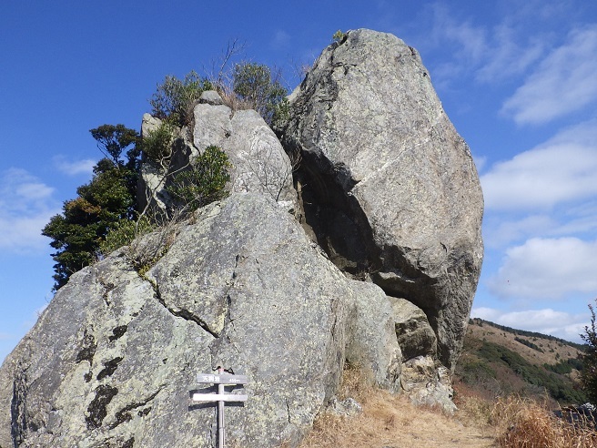 お花は終わったけど平尾台散策~_e0164643_16135903.jpg