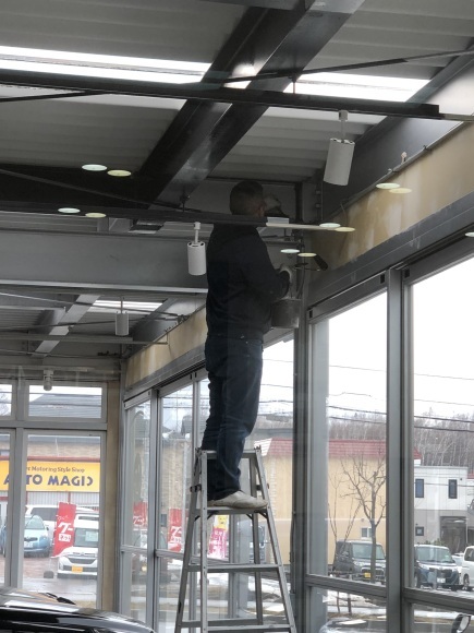 12月17日(火)本店ブログ♪ ハイエースバン 5ドアバン3.0DT スーパーGLロング 4WD_b0127002_17221776.jpg