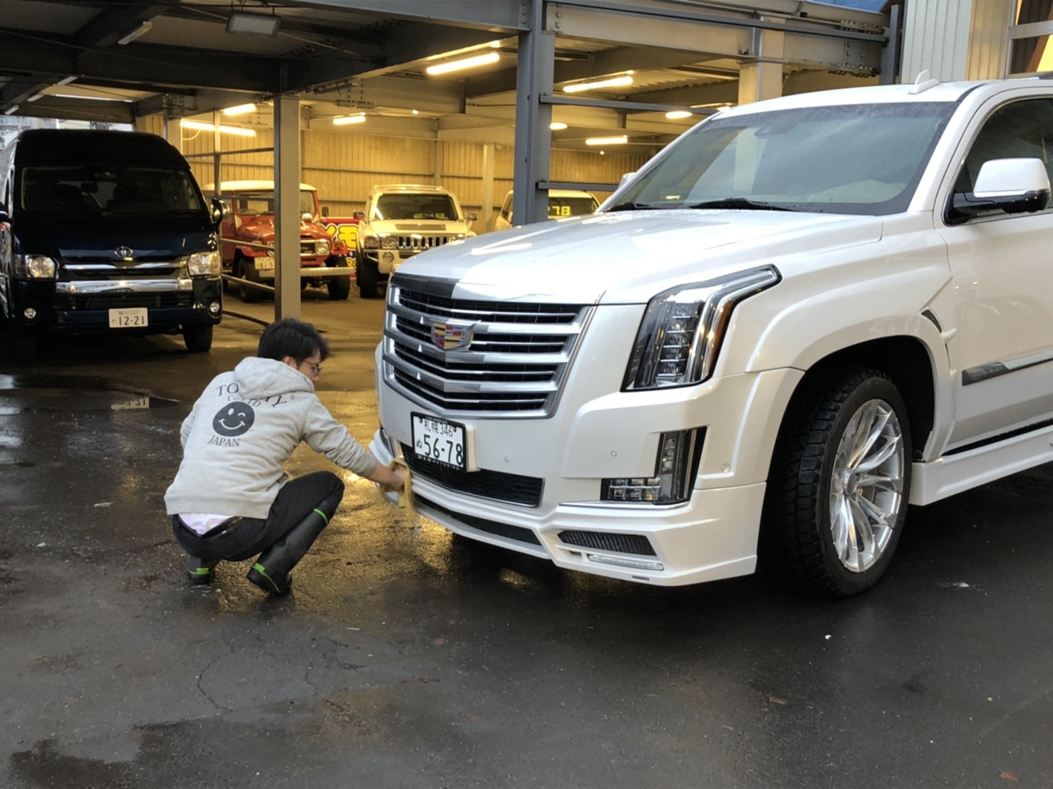 12月17日(火)本店ブログ♪ ハイエースバン 5ドアバン3.0DT スーパーGLロング 4WD_b0127002_17390556.jpg