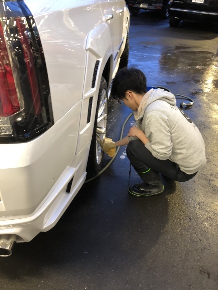 12月17日(火)本店ブログ♪ ハイエースバン 5ドアバン3.0DT スーパーGLロング 4WD_b0127002_17392039.jpg