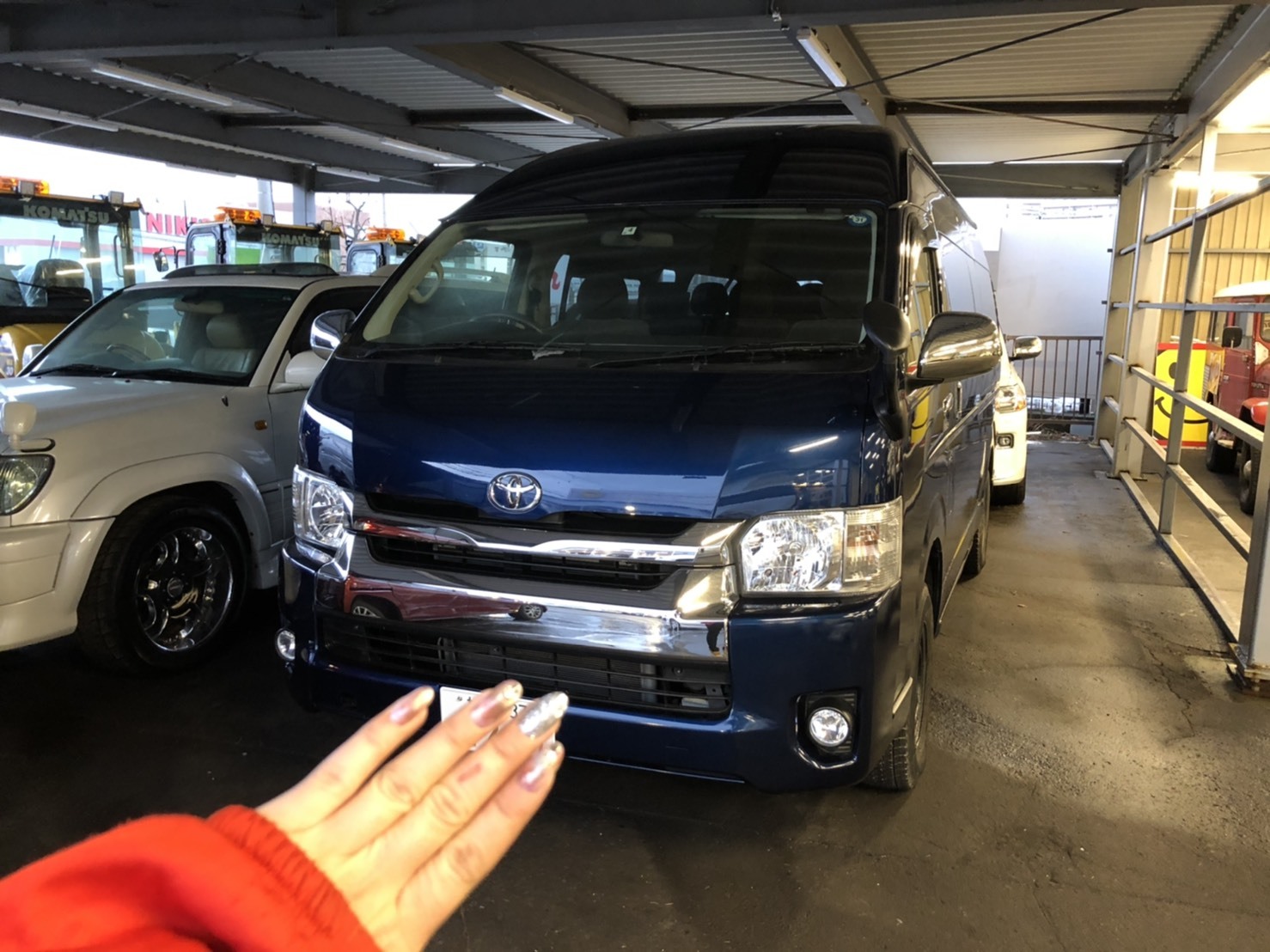 12月17日(火)本店ブログ♪ ハイエースバン 5ドアバン3.0DT スーパーGLロング 4WD_b0127002_17540657.jpg