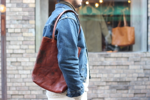 「VASVO」 手軽に使える重厚な \"PAINT LEATHER MARKET TOTEBAG\" ご紹介_f0191324_08332350.jpg